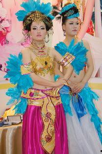 娱乐吃瓜君奇装异服,时尚界的另类风采