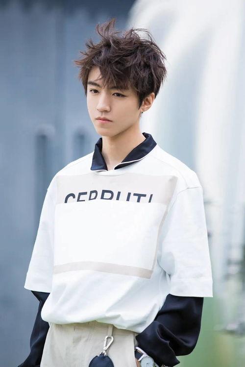 王源吃瓜爆料娱乐节目,一场吃瓜爆料的娱乐盛宴